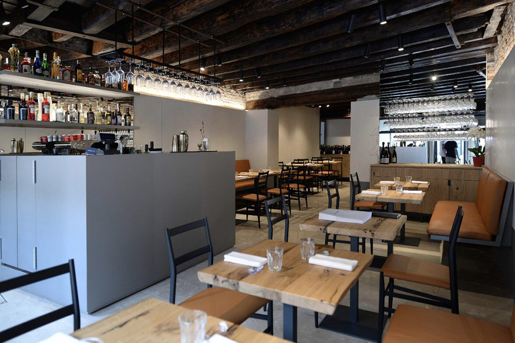 Zanze XVI Osteria interno sala